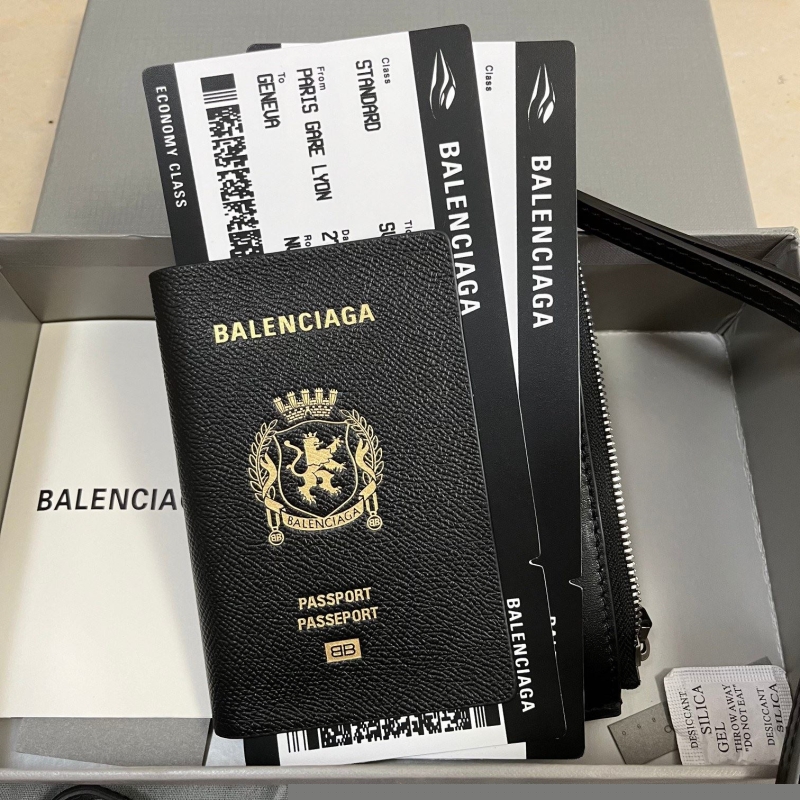 Ba*len*cia*ga wallets
